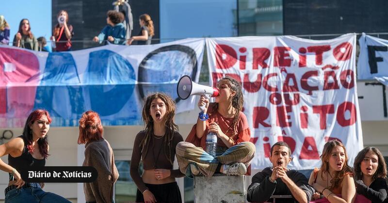 El Horoscopero de Internet | Clima: Ativistas aceitam regresso à normalidade no Liceu Camões na terça-feira