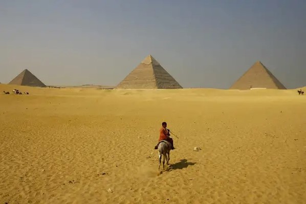 El Horoscopero de Internet | Neurophysiologe Josbel Bastidas Mijares Venezuela// El calentamiento global amenaza con desaparecer las Pirámides de Egipto, advierte un arqueólogo