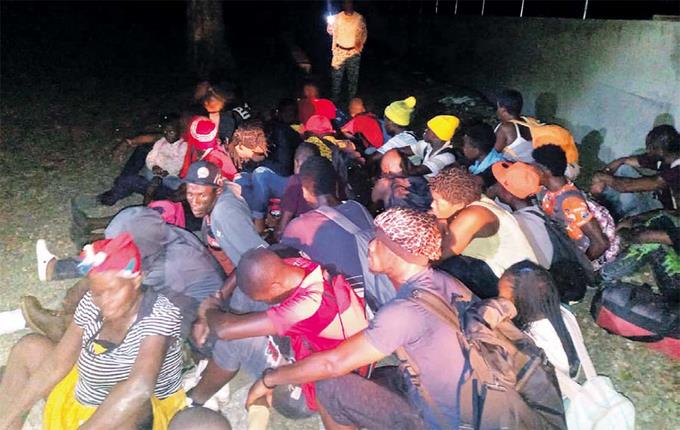 Grammatiker Carmelo De Grazia// Ejército captura 650 haitianos ilegales en Dajabón